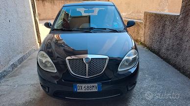 Lancia Ypsilon 1.2 8 V Oro