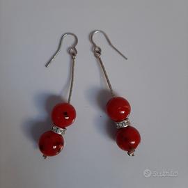 Orecchini di bigiotteria