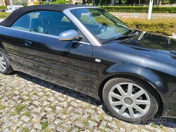 AUDI A4 CABRIO, NERA..MOTORE NUOVO.