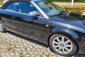 AUDI A4 CABRIO, NERA..MOTORE NUOVO.