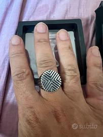 Anello in acciaio inox District Dark