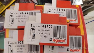 Relè temporizzatore orario scala legrand