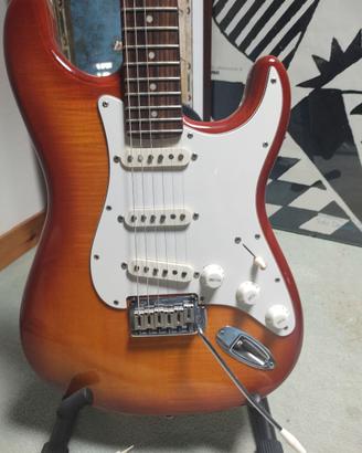 FENDER STRATOCASTER SQUIER
