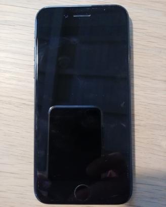 IPhone 7 128GB con connessione radio non funzionan