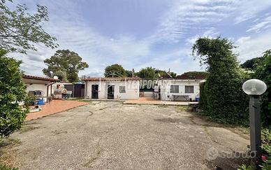 Casa indipendente con giardino e pozzo