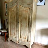Armadio vintage Provenzale beige