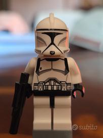 5 Star wars minifigures (stormtroopers)