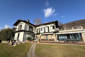 VILLA SINGOLA A BOLLENGO