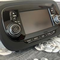 Autoradio Fiat 500X Uconnect con cornice