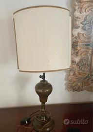 Lampada da tavolo vintage con paralume originale