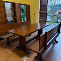 Tavolo con panche in legno massello