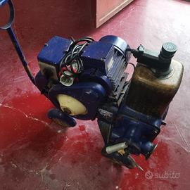 pompa a pistoni enologica