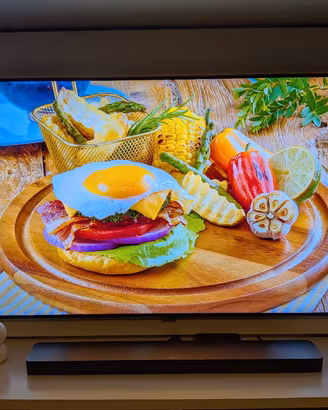 Tv Samsung Qled Q95T 55" 4K+ Staffa filo muro