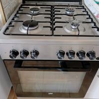 Cucina a gas e forno elettrico