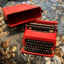 Macchina da scrivere vintage Olivetti Valentine
