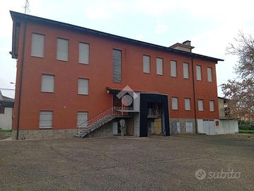 COMPLESSO A TRAVERSETOLO