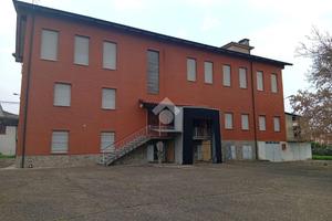 COMPLESSO A TRAVERSETOLO