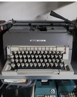 macchina da scrivere olivetti linea 98