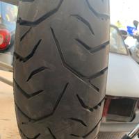 Gomma post stradale