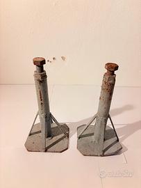 2 cavalletti di stazionamento a vite