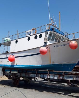 Barca da pesca con licenza