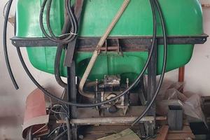 BOTTE DA DISERBO PER TRATTORE 400 LITRI CON BARRE