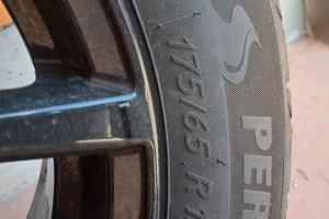Gomme e cerchi usati 300km