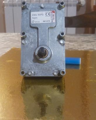 motore girandola pallet stufa Ungaro Maya 18