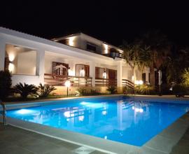 Villa elegante appartamenti in villa con piscina