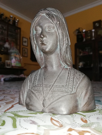 Bronzetto figura femminile
