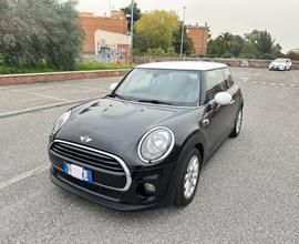 Mini Mini Cooper D 1.5 Hype 3p E6 *Navi