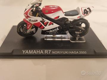 Modellino Yamaha R7 Noriyuki Haga del 2000- Die