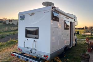 Camper mansardato McLouis Lagan + Honda Sh 150.