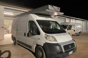 Fiat Ducato con tenda 7x5 automatica