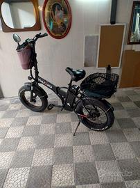 Bici elettrica con circa 750 km