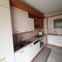 Cucina completa con elettrodomestici