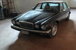 Jaguar XJ6  1982