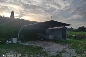 Pensilina ombreggiante per auto