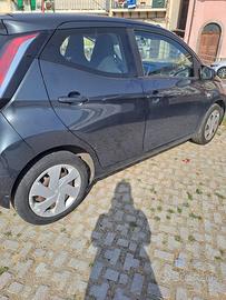 auto toyota aygo