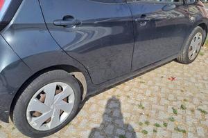 auto toyota aygo