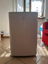 Condizionatore portatile Electrolux EXP35U558CW