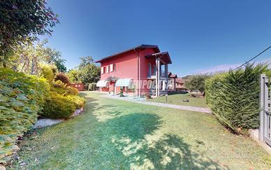 AMPIA VILLA SINGOLA DI RECENTE COSTRUZIONE