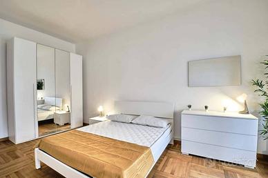 Stanza in appartamento di 200 m² a Roma