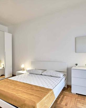 Stanza in appartamento di 200 m² a Roma