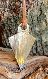 Ciondolo fatto a mano in acciaio