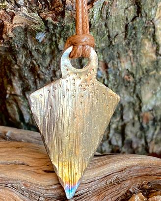 Ciondolo fatto a mano in acciaio