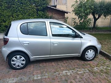 Tayota yaris 