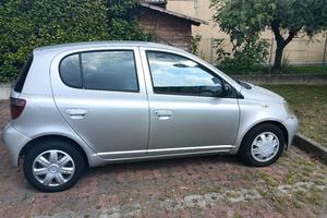 Tayota yaris 
