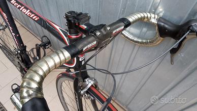 bici da corsa in carbonio 