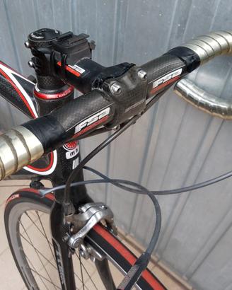 bici da corsa in carbonio 
